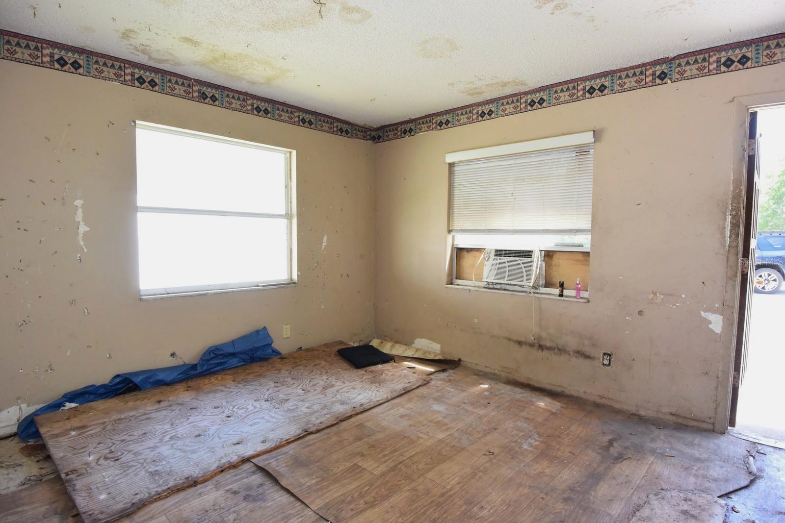 Image 2 of 16 For 11 Kings Circle