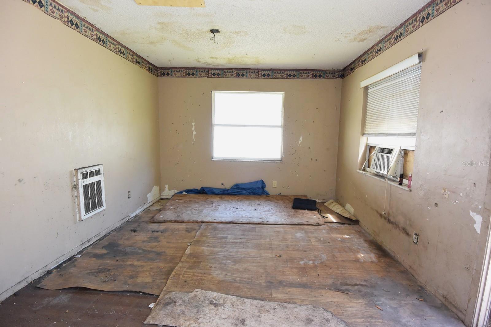 Image 3 of 16 For 11 Kings Circle