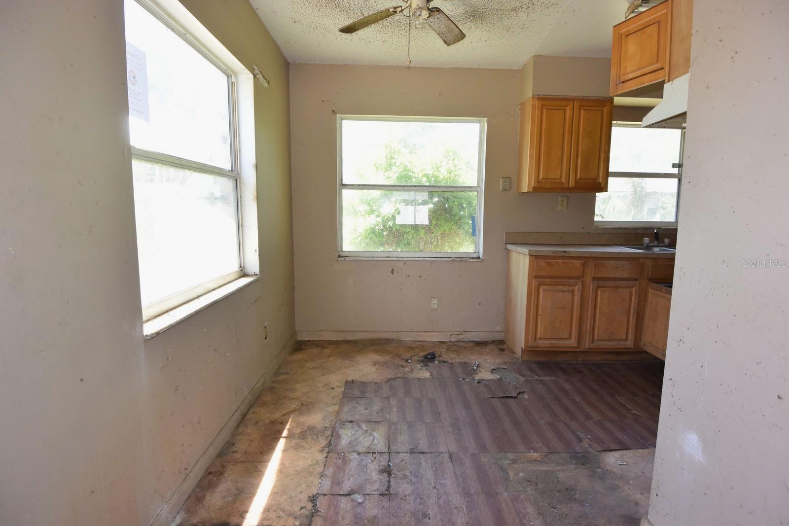 Image 4 of 16 For 11 Kings Circle