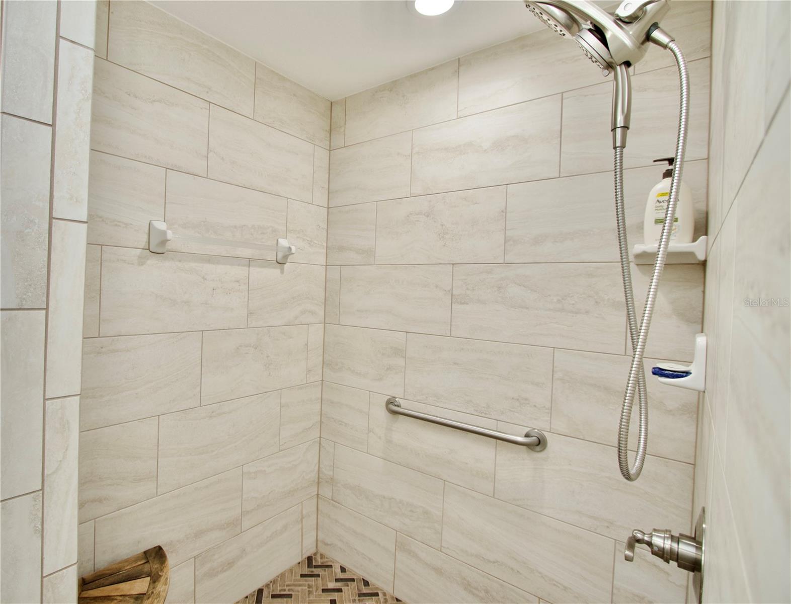 Image 23 of 40 For 270 Jackson Avenue