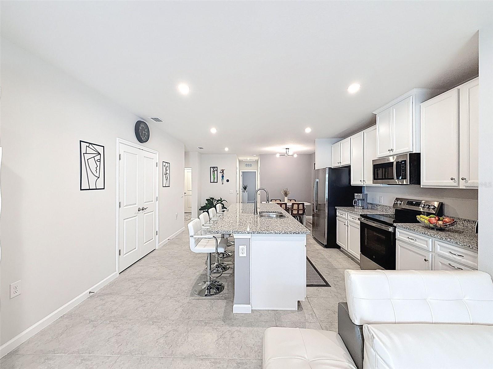 Image 18 of 53 For 322 Voltaire Drive