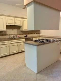 Image 10 of 33 For 7032 River Run Boulevard