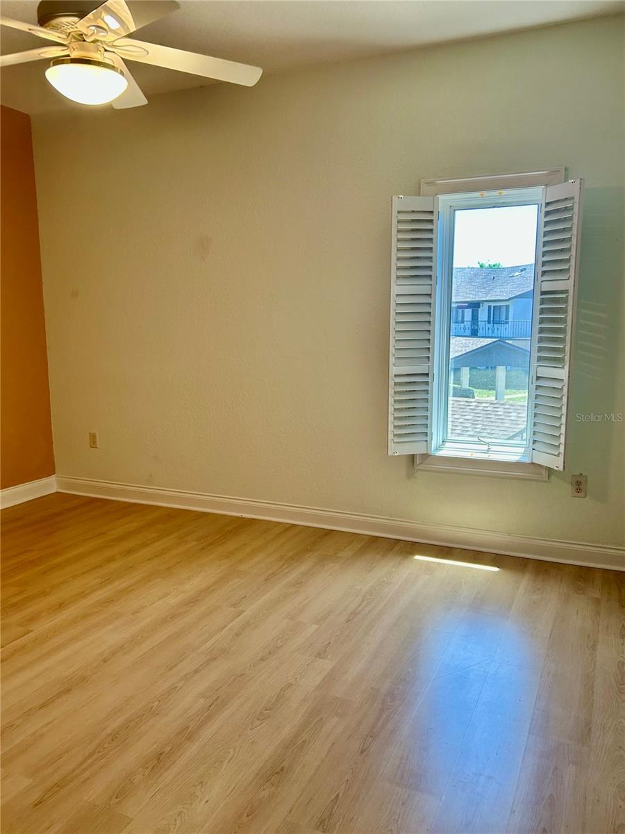 Image 20 of 33 For 7032 River Run Boulevard