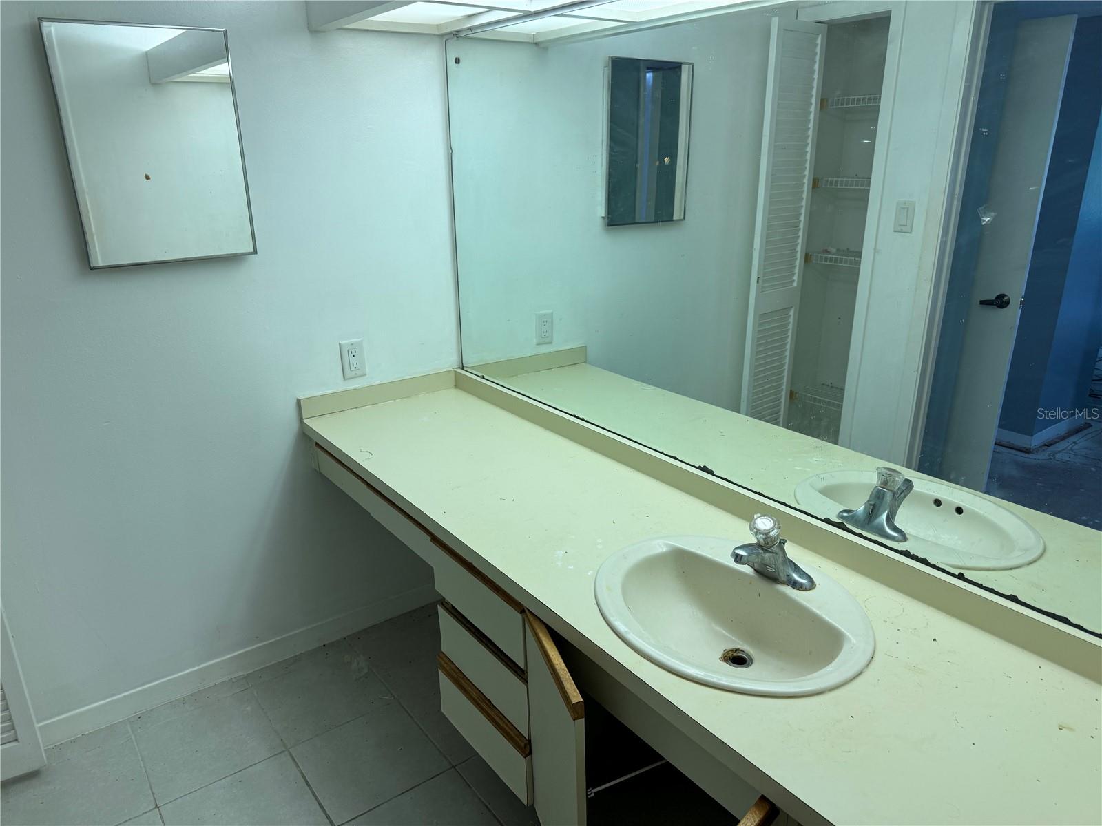 Image 12 of 30 For 3076 Eastland Boulevard 203