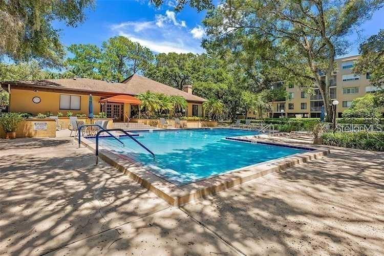 Image 25 of 30 For 3076 Eastland Boulevard 203