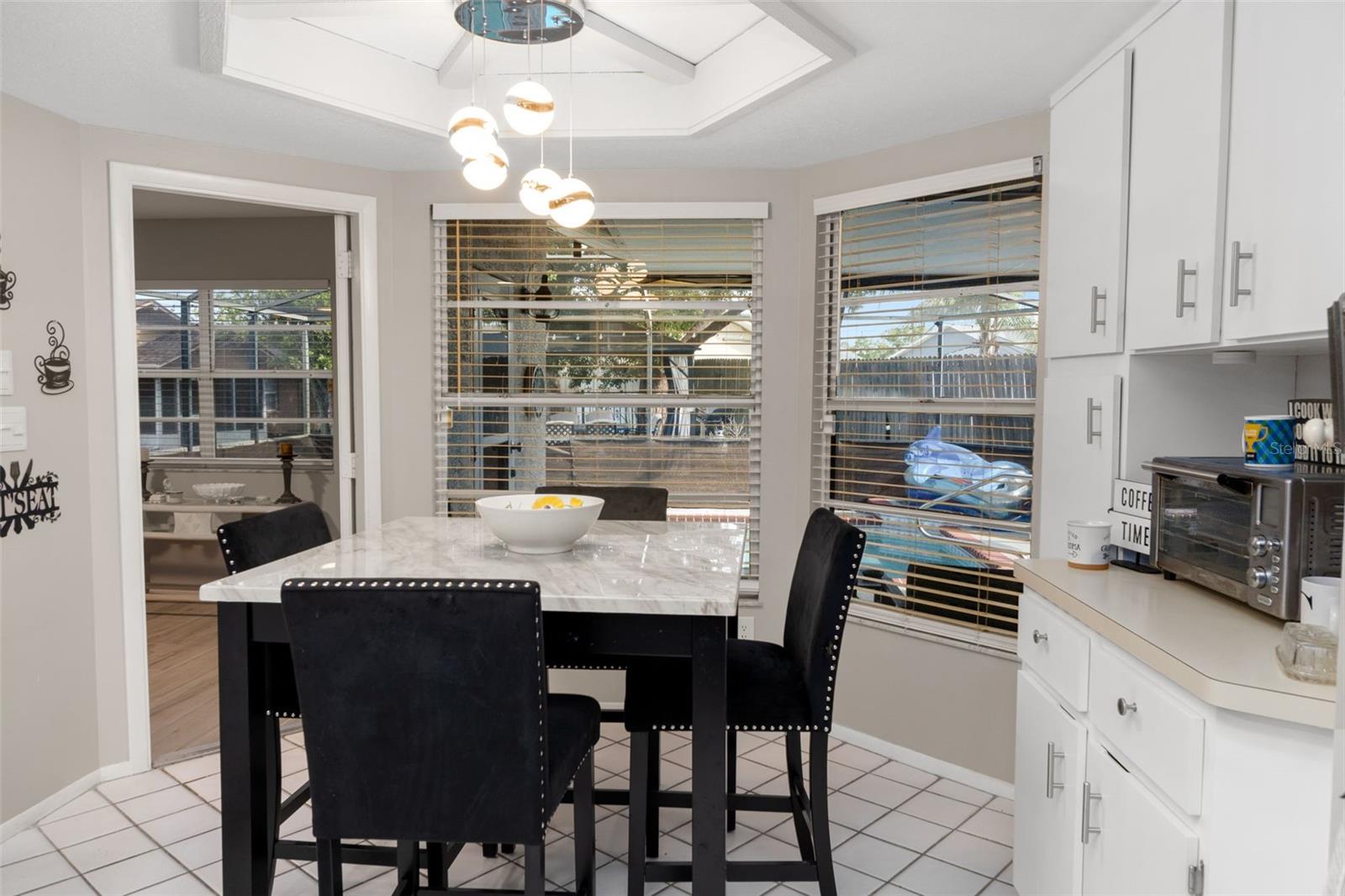 Listing photo id 9 for 4355 Goldcoast Avenue