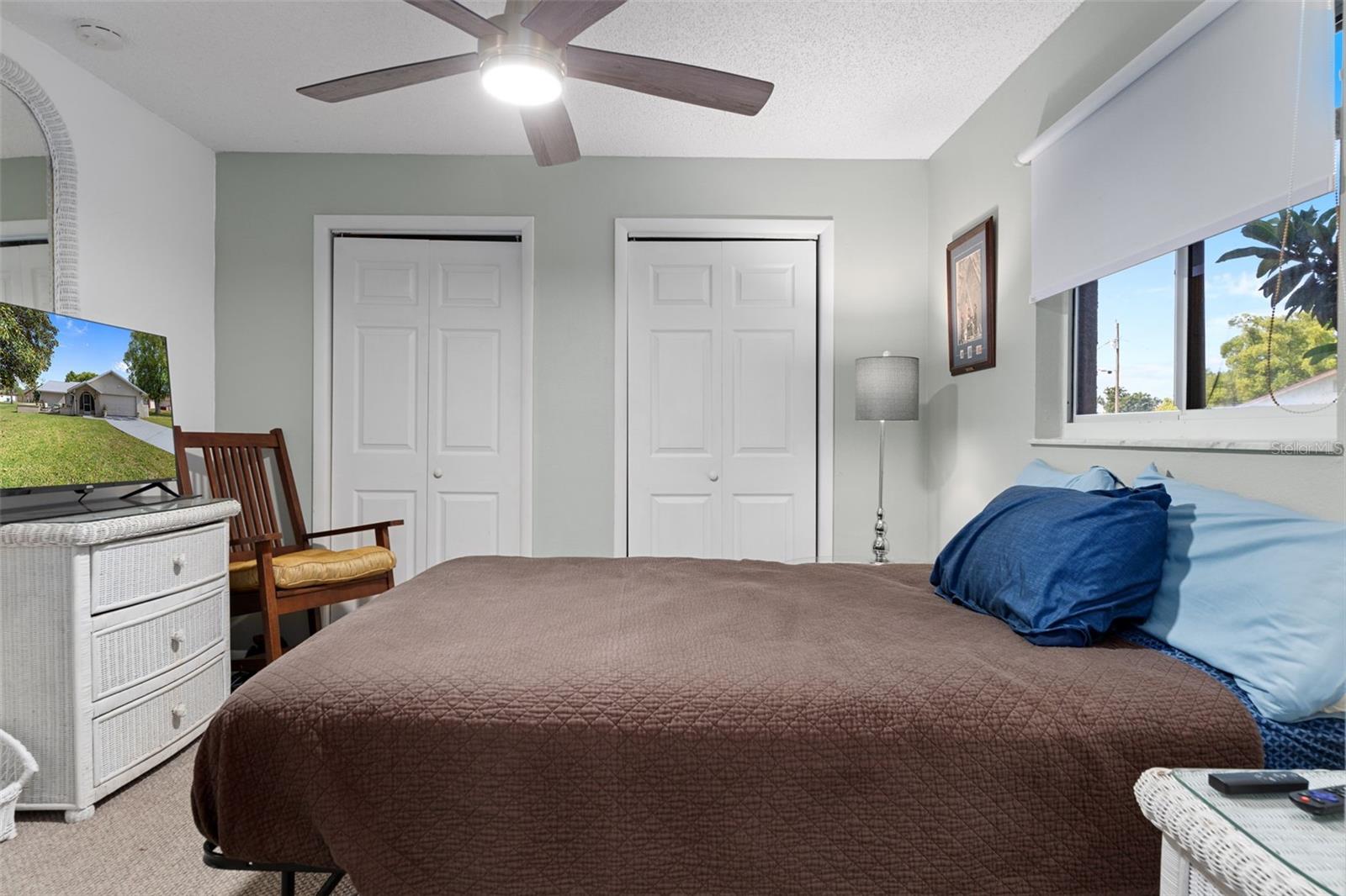 Listing photo id 18 for 4355 Goldcoast Avenue