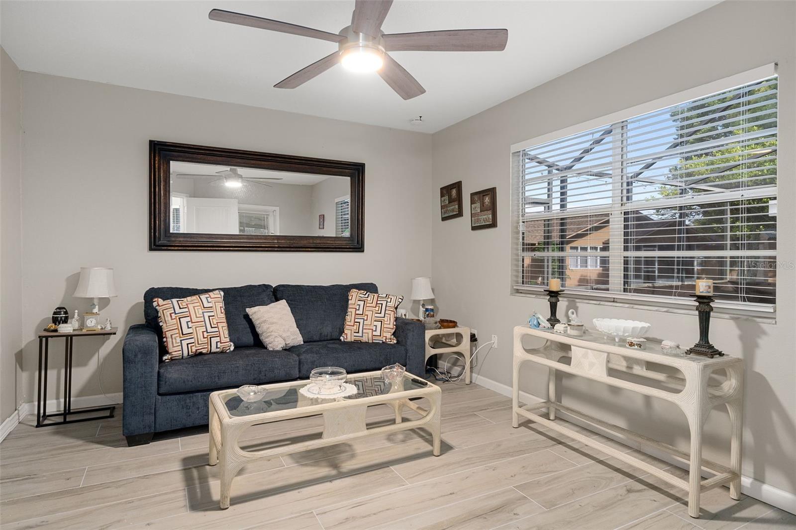 Listing photo id 20 for 4355 Goldcoast Avenue