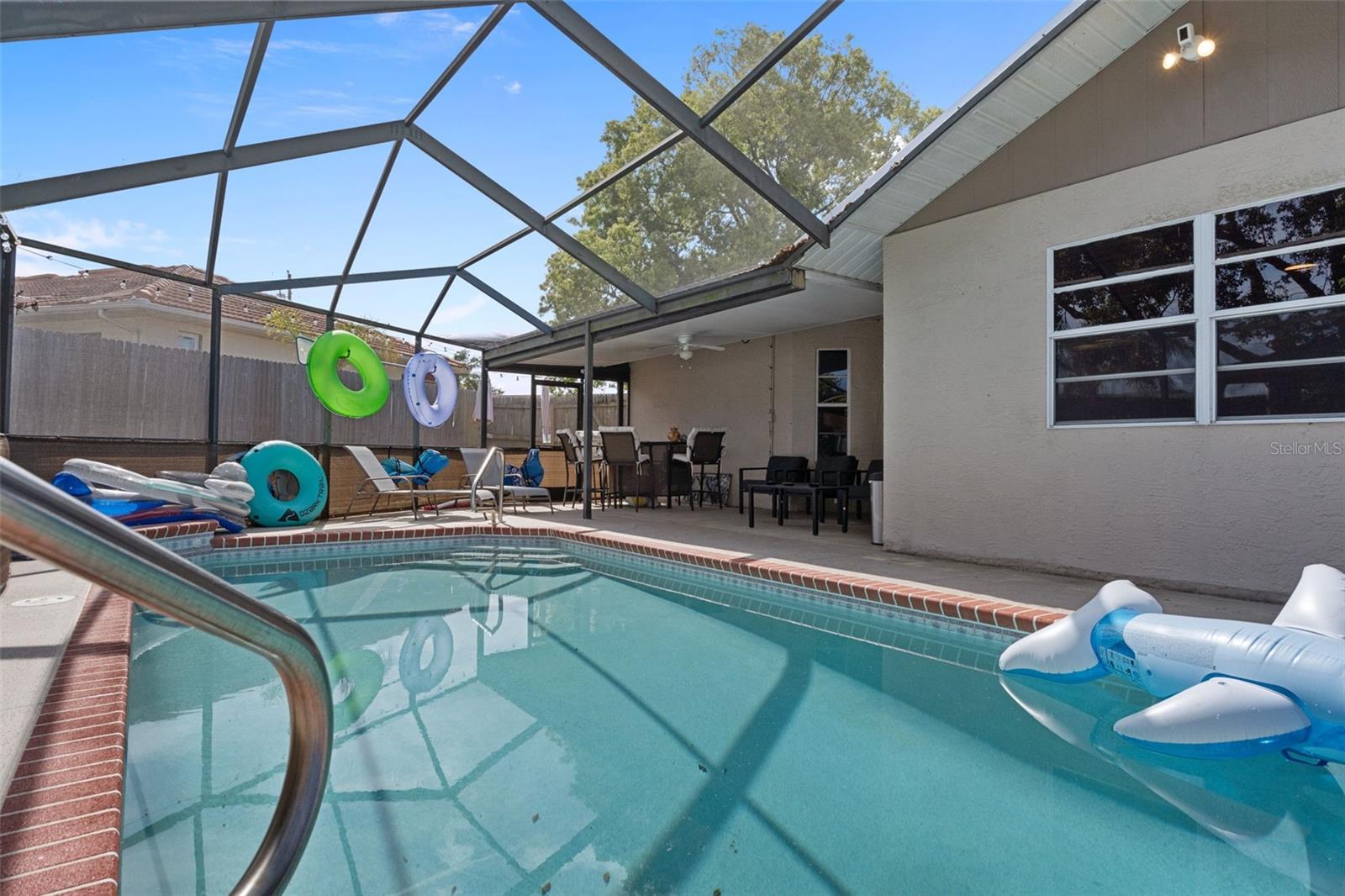 Listing photo id 26 for 4355 Goldcoast Avenue