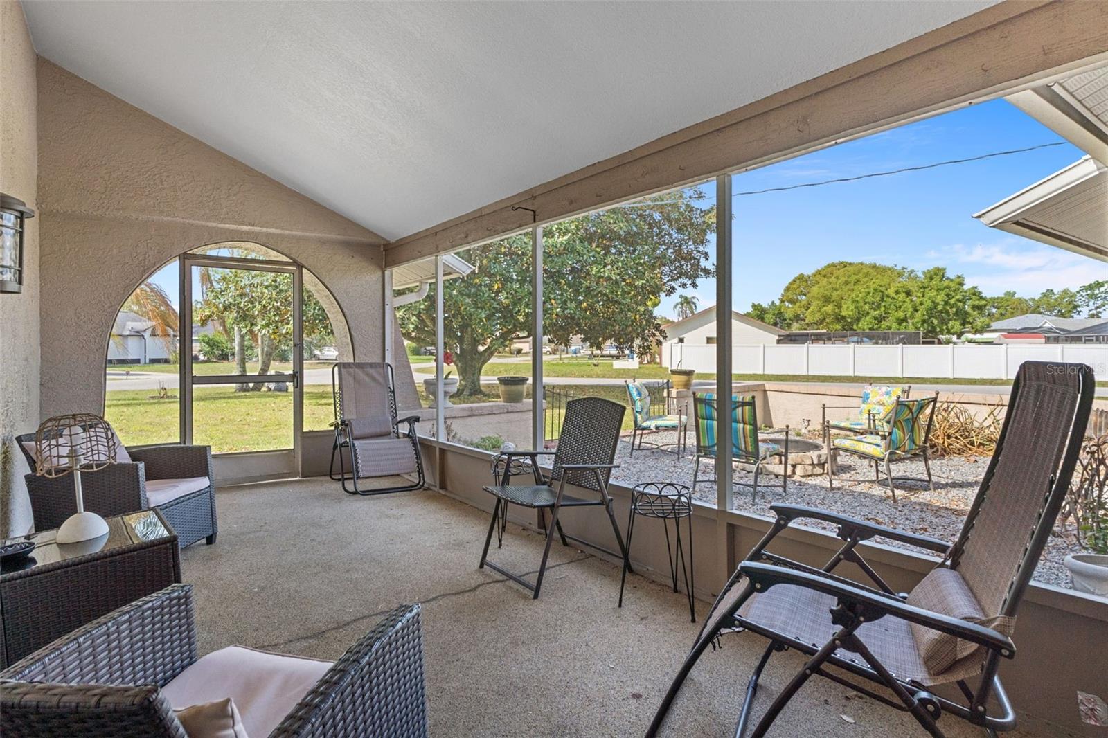 Listing photo id 5 for 4355 Goldcoast Avenue