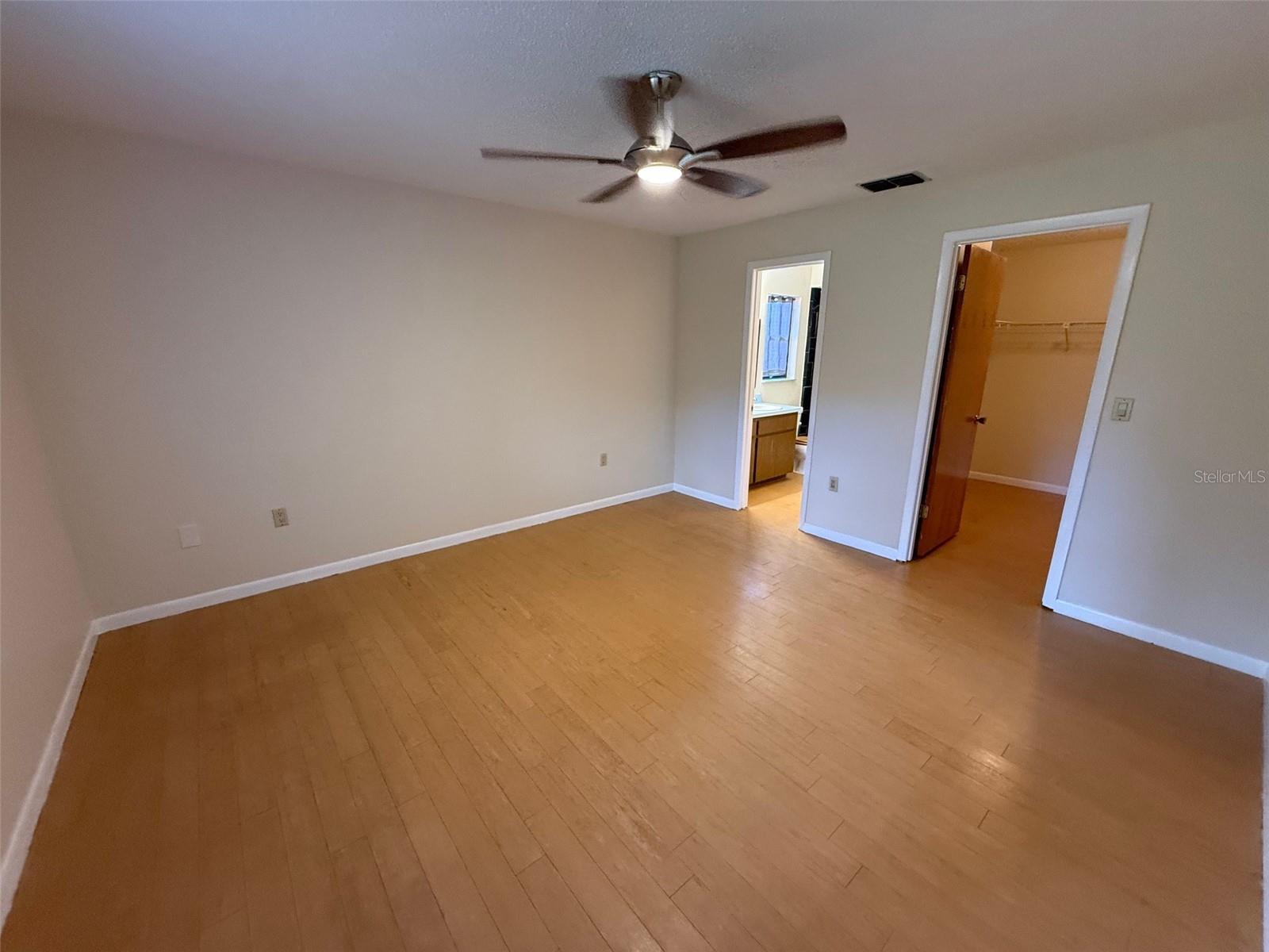 Image 10 of 19 For 5072 Lakewood Drive