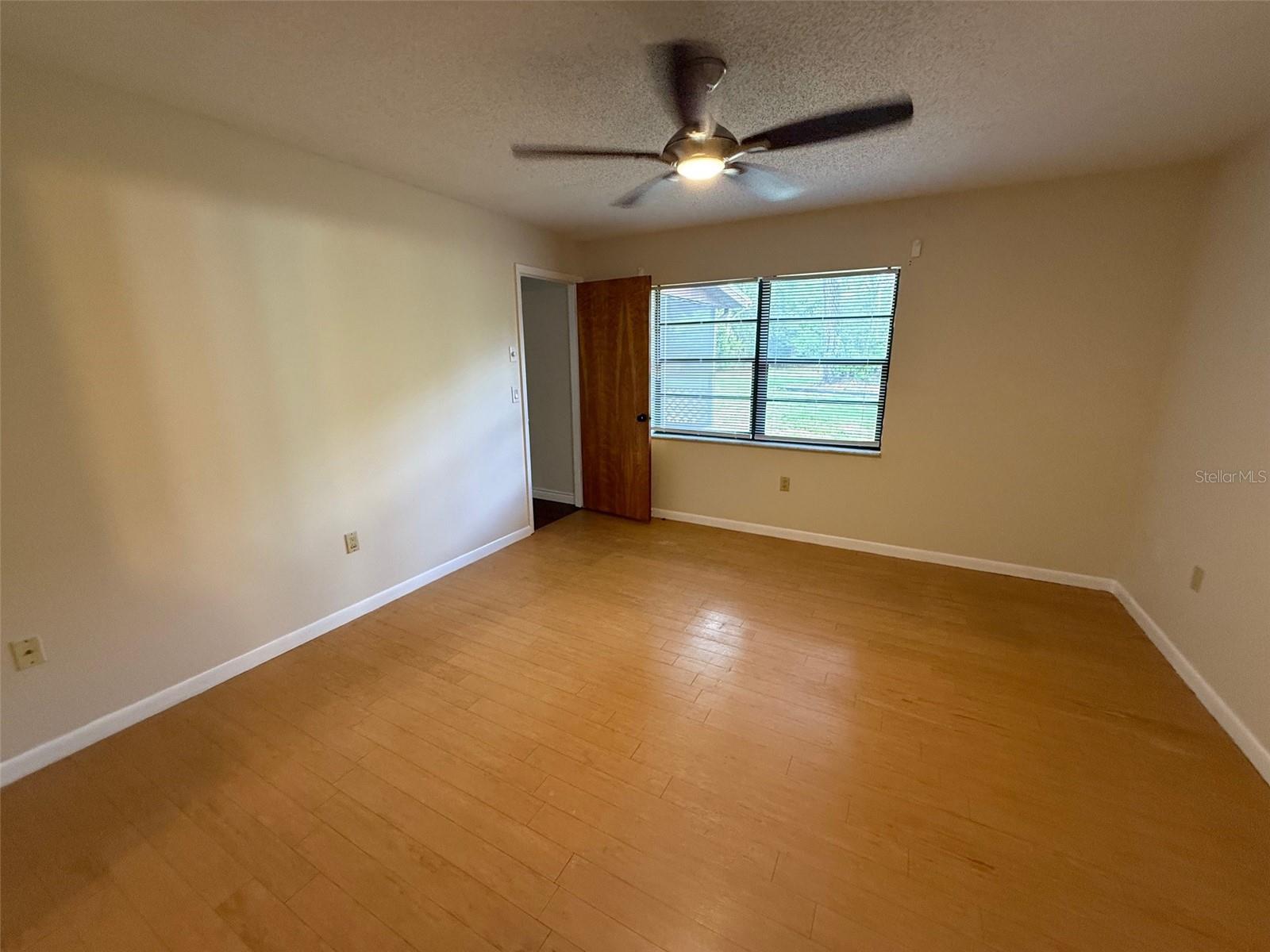 Image 11 of 19 For 5072 Lakewood Drive