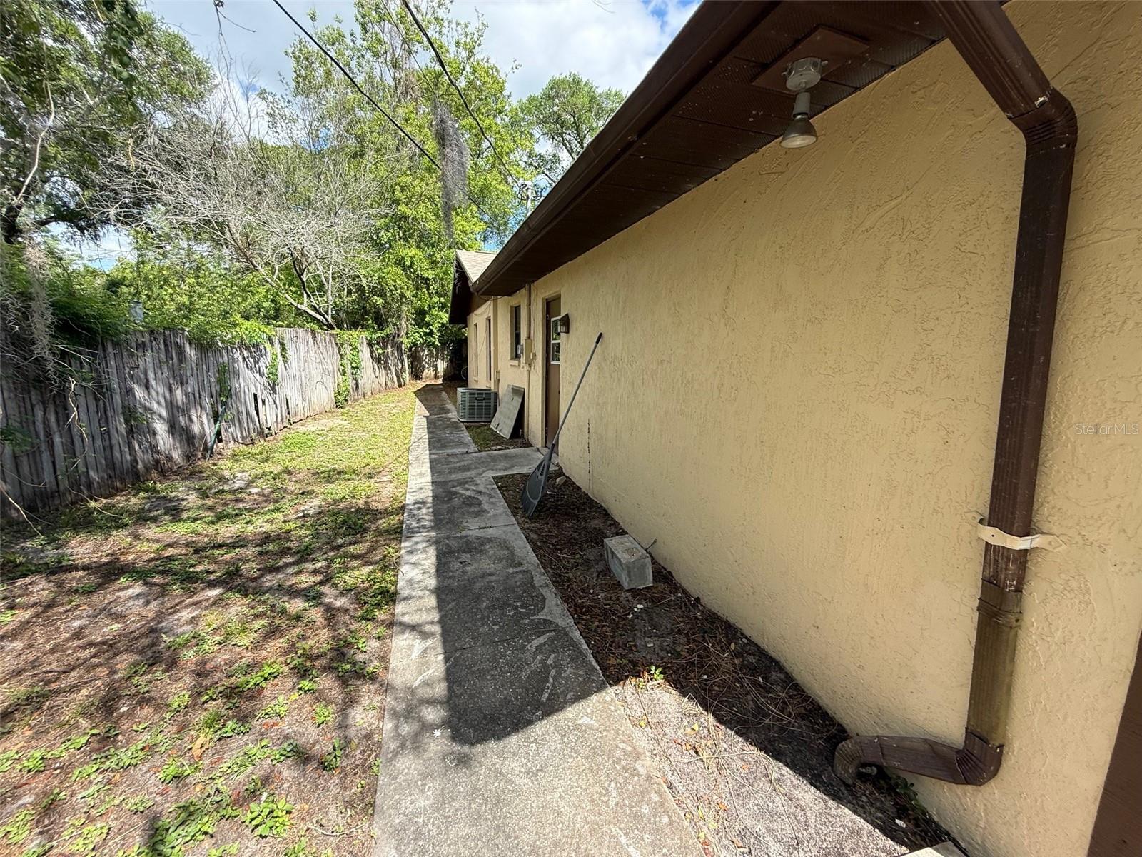 Image 18 of 19 For 5072 Lakewood Drive