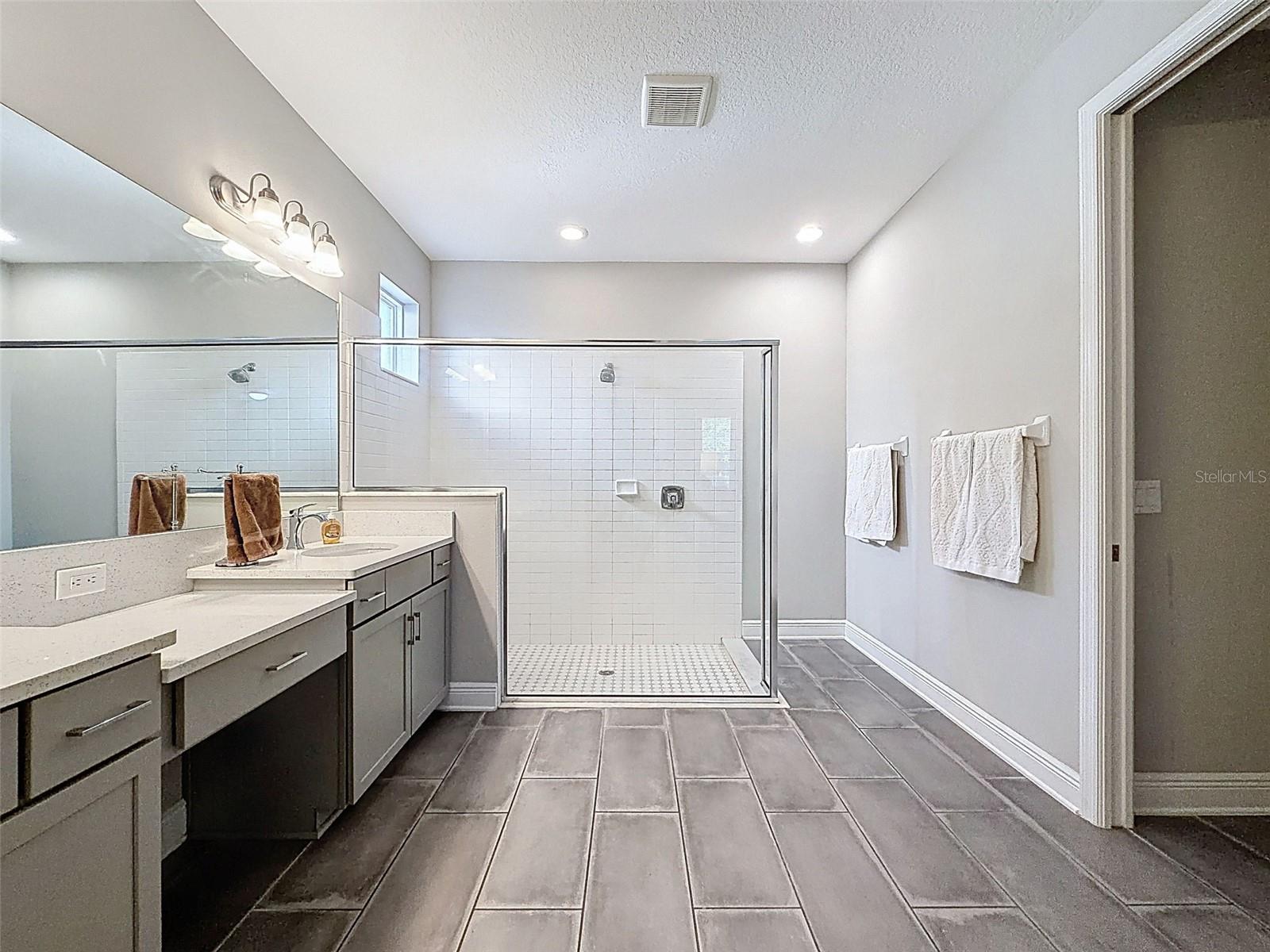 Image 20 of 49 For 13389 Batten Lane