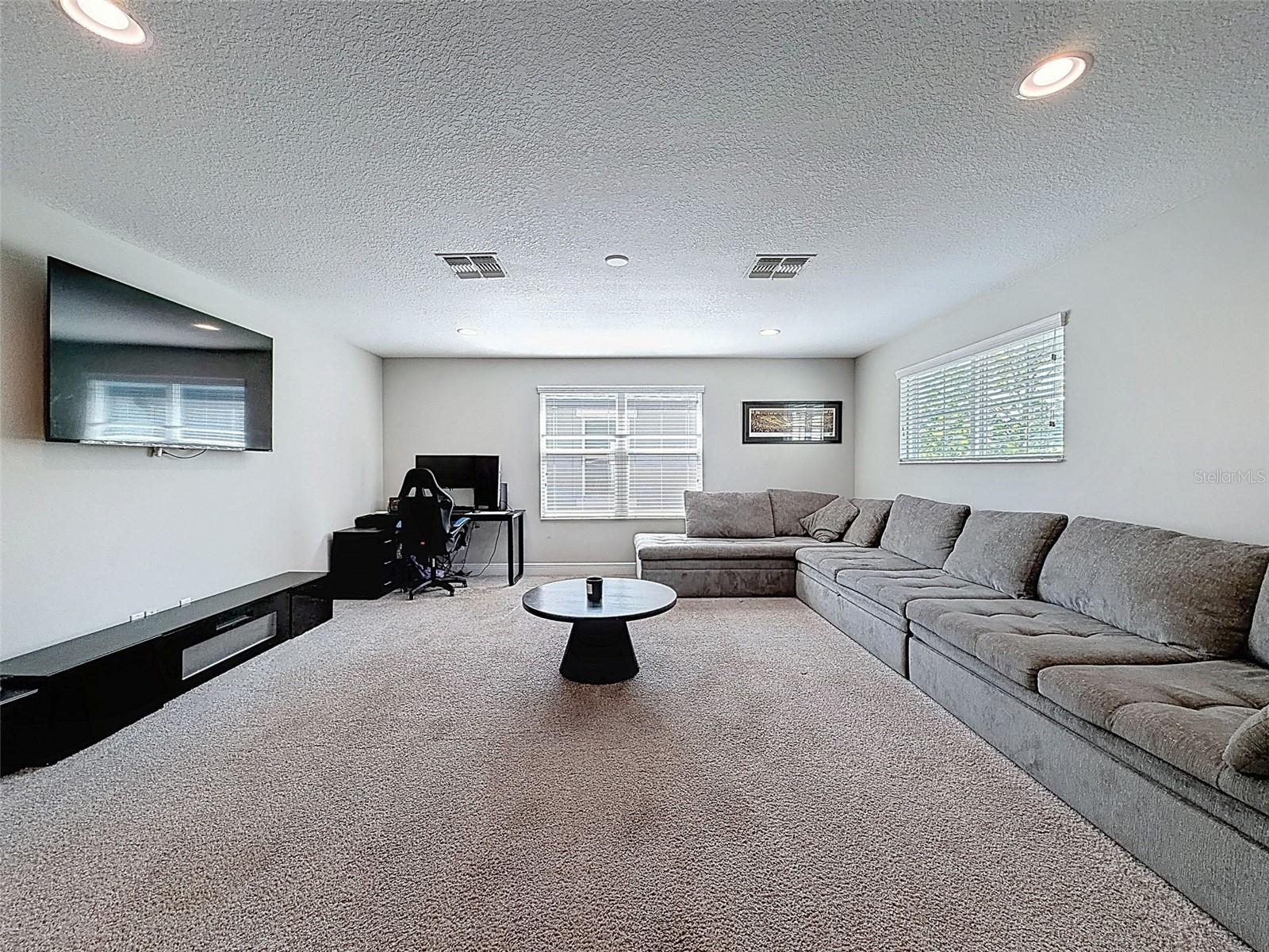 Image 26 of 49 For 13389 Batten Lane