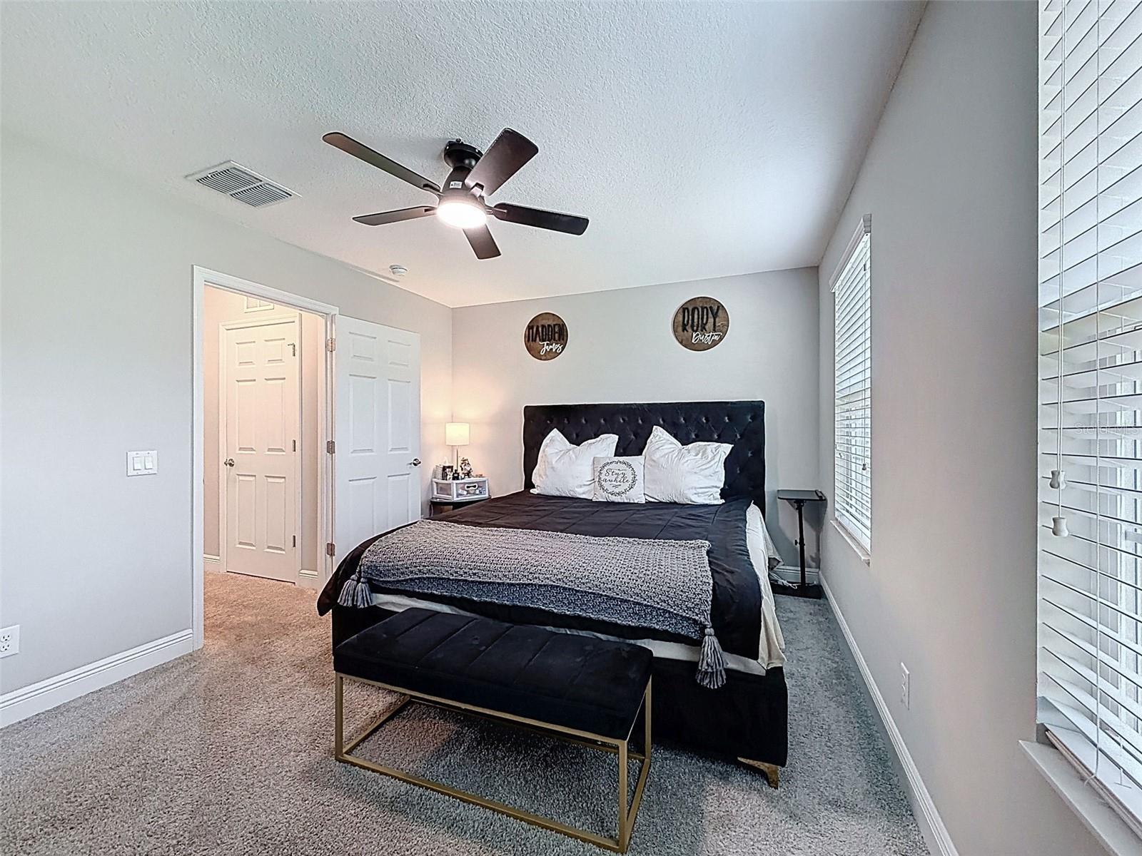 Image 32 of 49 For 13389 Batten Lane