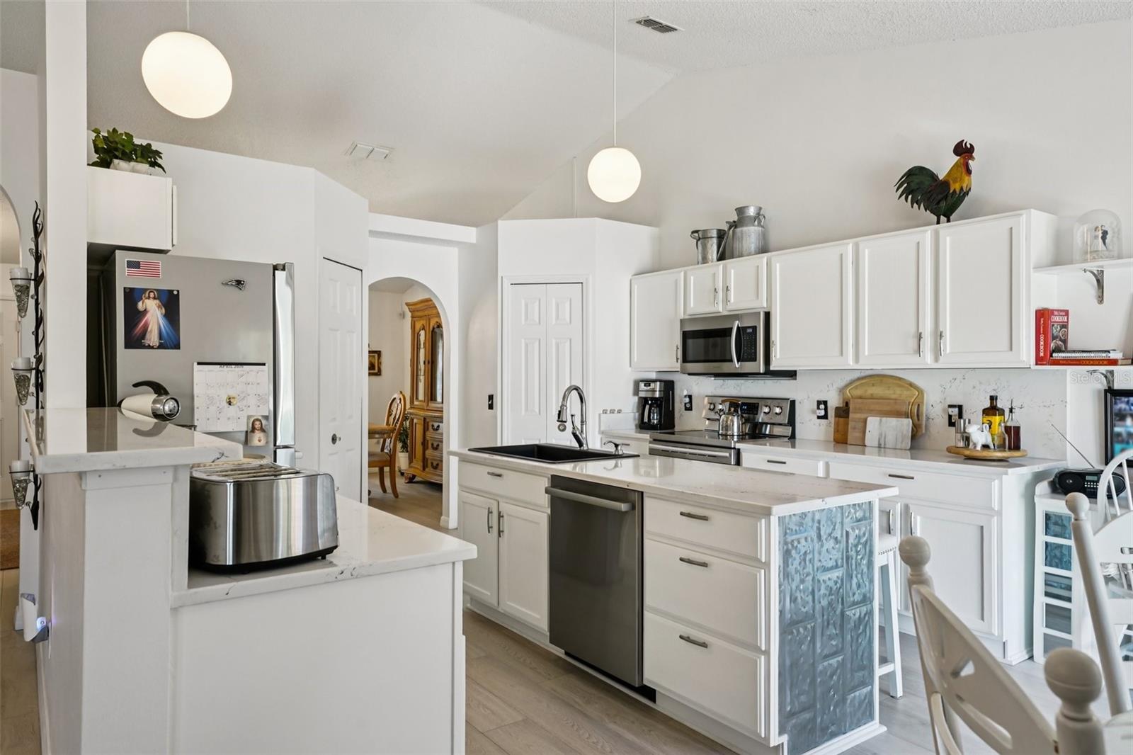 Image 11 of 63 For 10423 Bradford Street