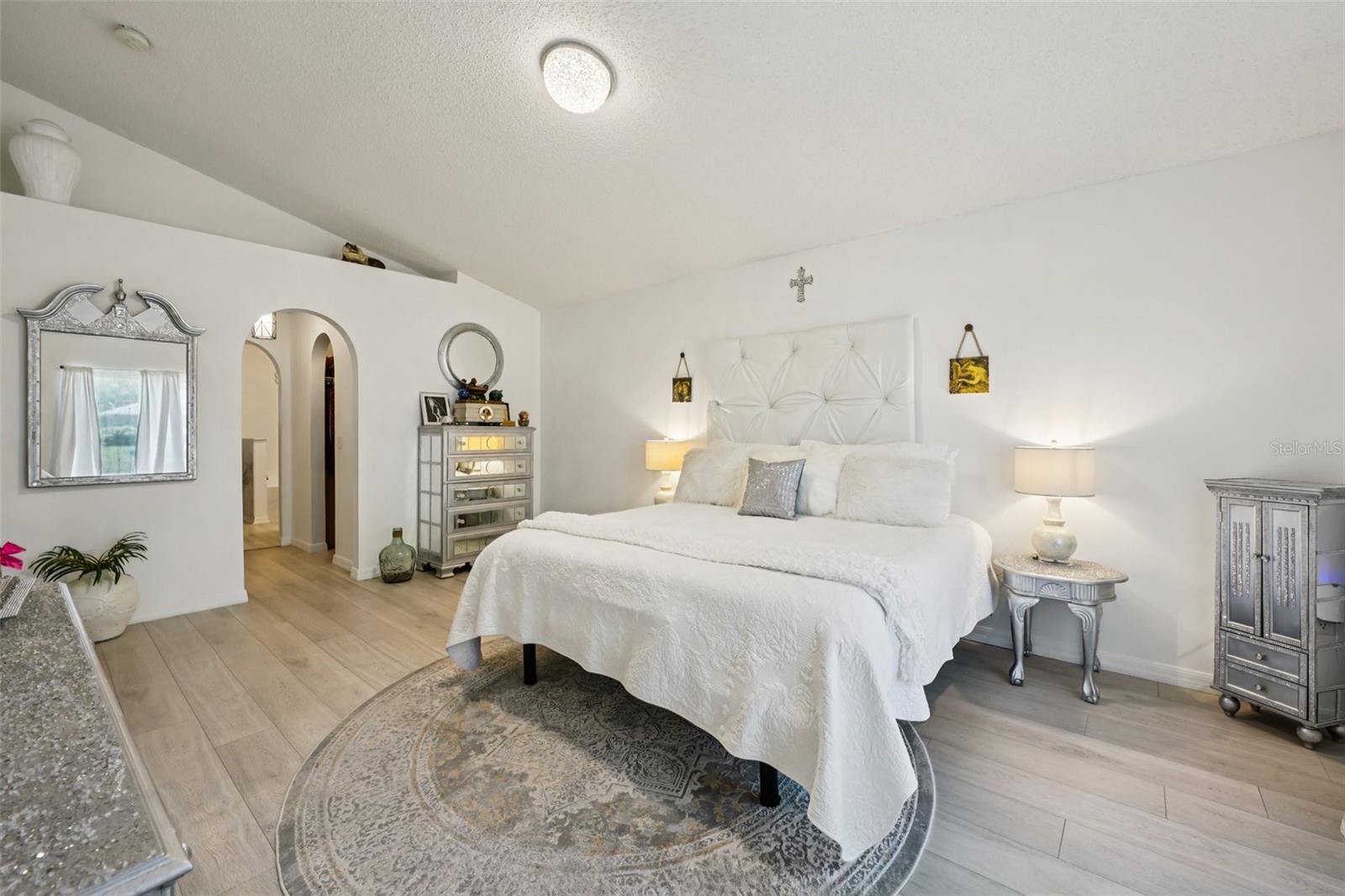 Image 14 of 63 For 10423 Bradford Street