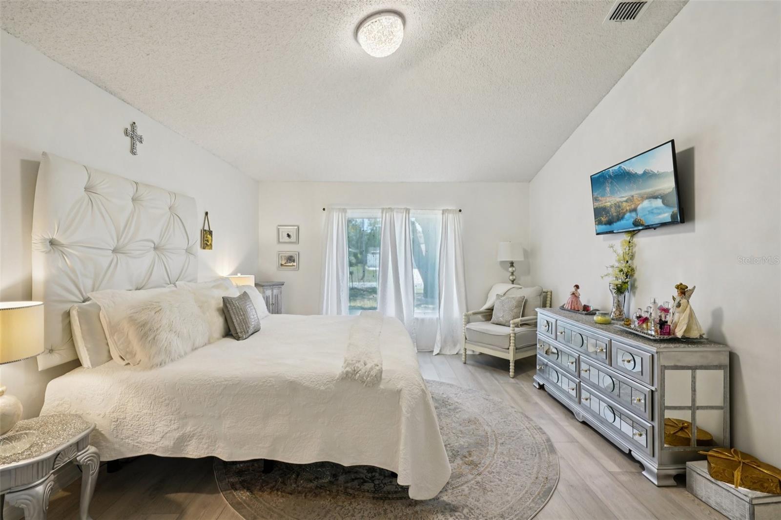 Image 15 of 63 For 10423 Bradford Street