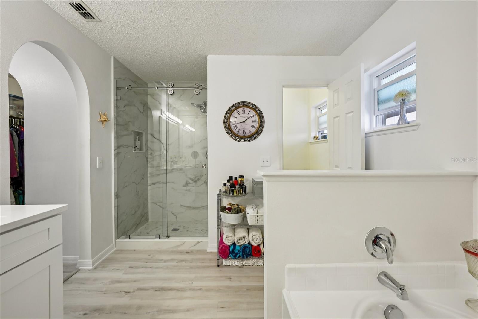 Image 18 of 63 For 10423 Bradford Street