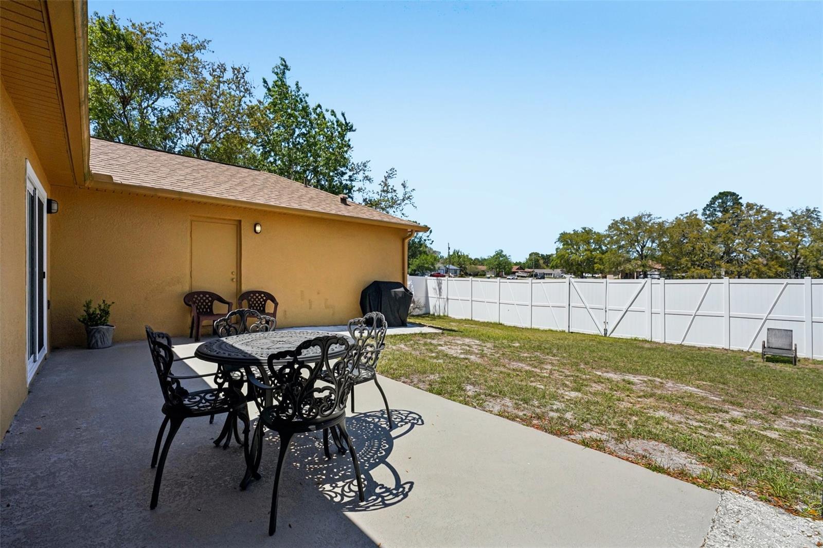 Image 26 of 63 For 10423 Bradford Street