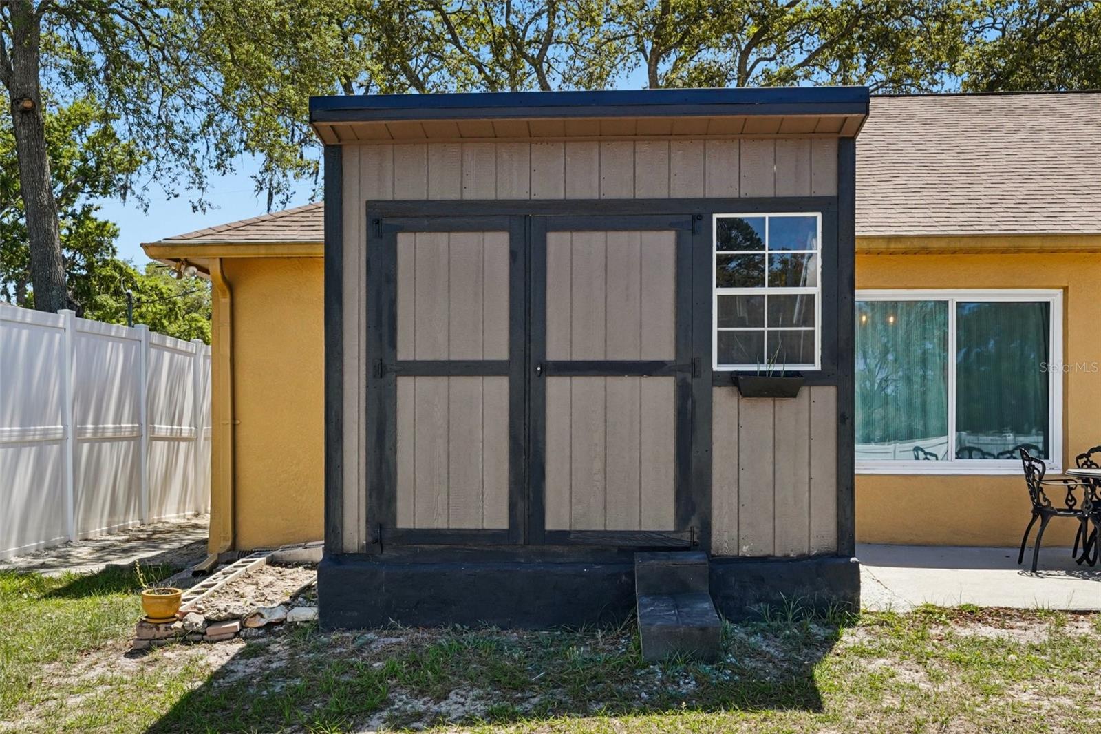 Image 27 of 63 For 10423 Bradford Street