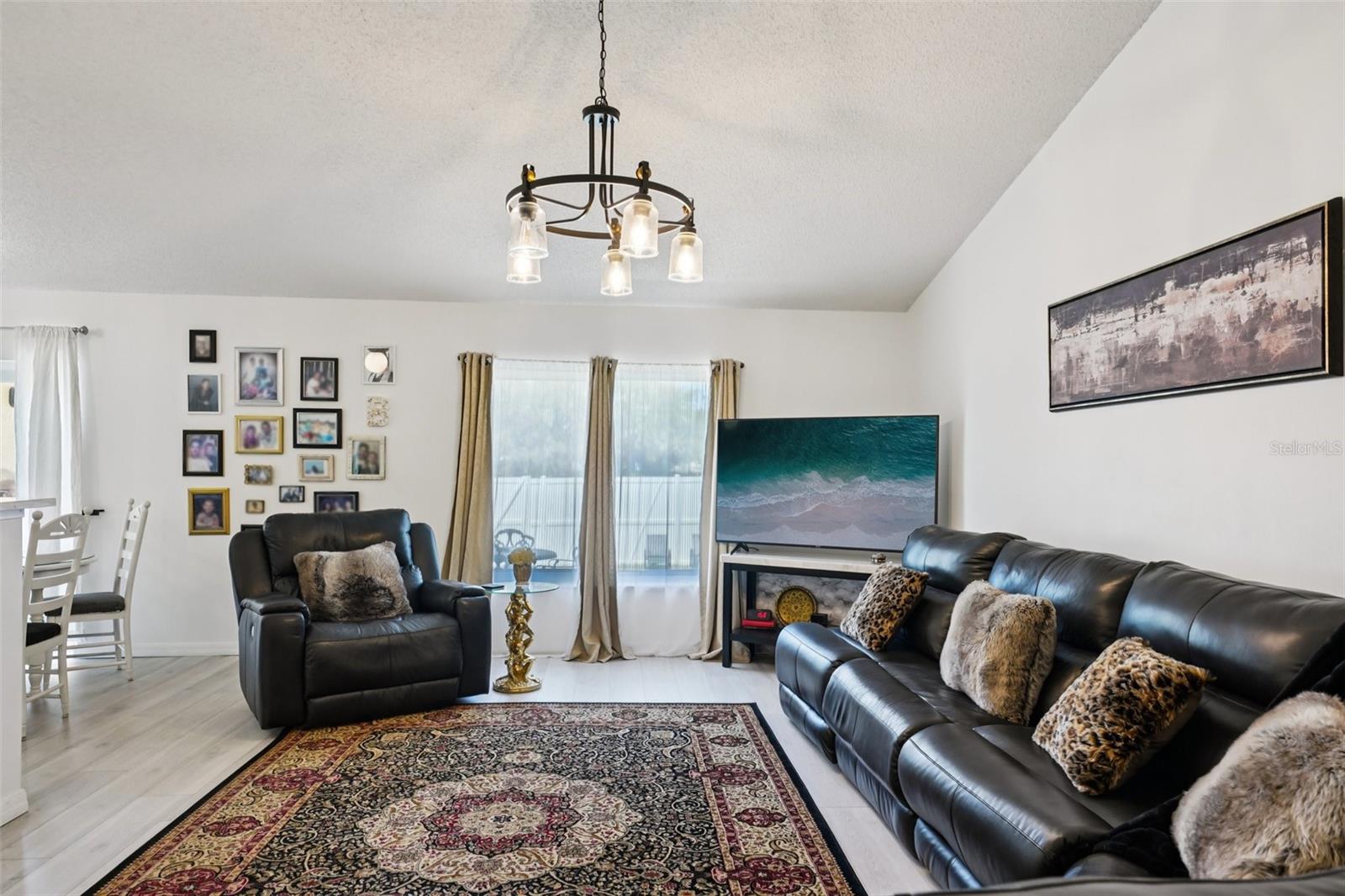 Image 36 of 63 For 10423 Bradford Street