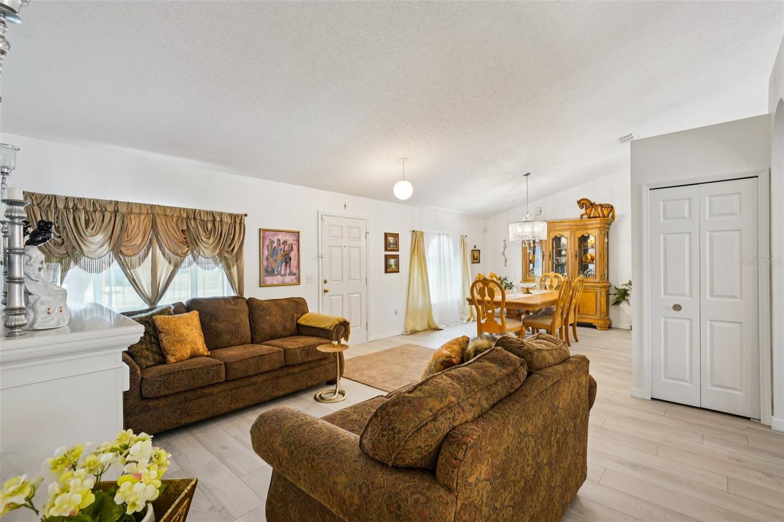 Image 37 of 63 For 10423 Bradford Street