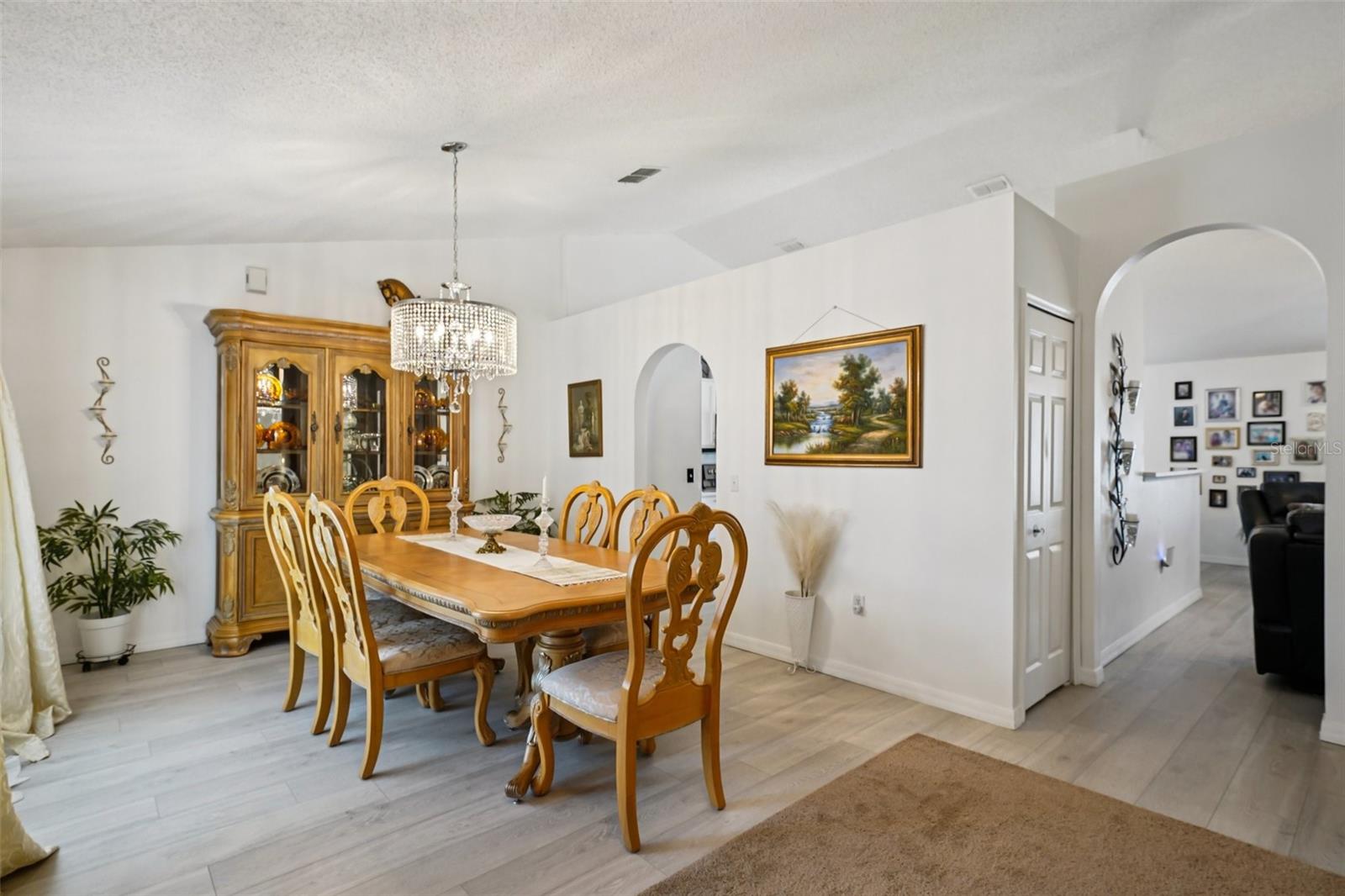 Image 39 of 63 For 10423 Bradford Street