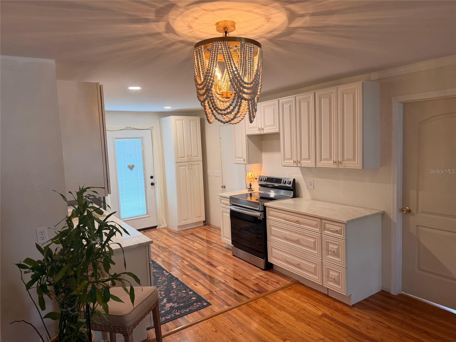 Image 3 of 33 For 519 Norfolk Street