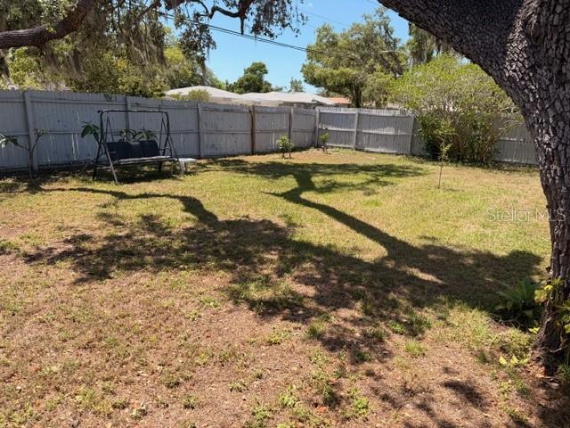 Image 31 of 33 For 519 Norfolk Street