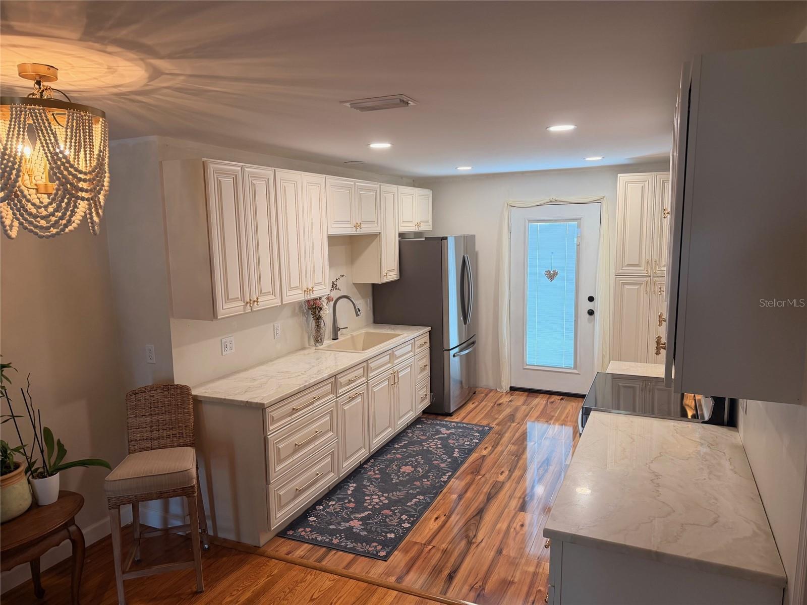 Image 4 of 33 For 519 Norfolk Street