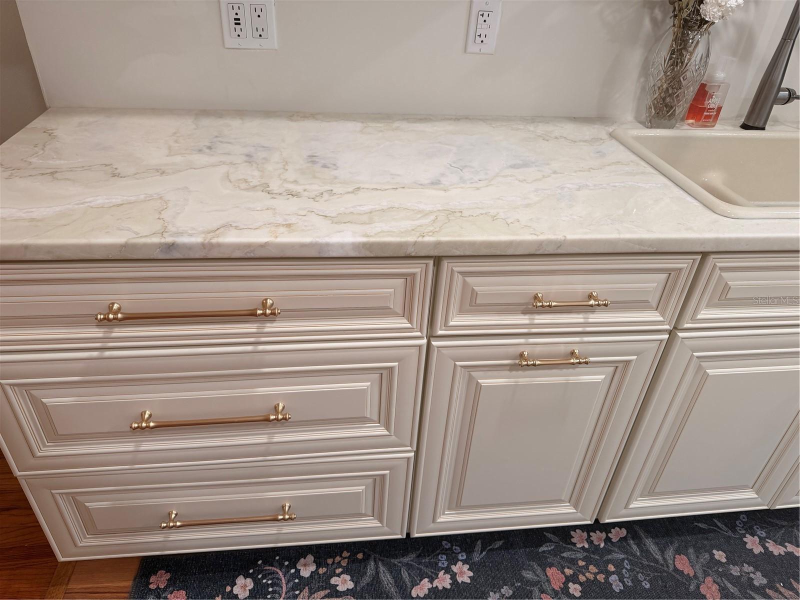 Image 8 of 33 For 519 Norfolk Street