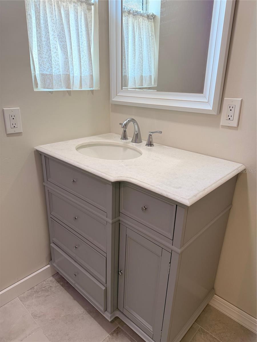 Image 22 of 28 For 519 Norfolk Street