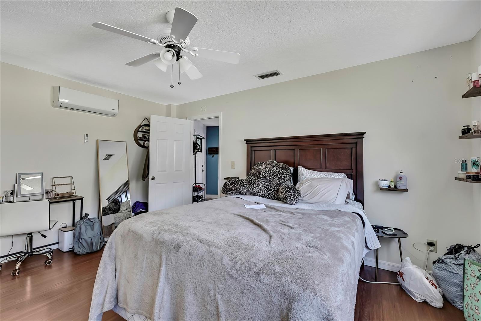 Image 23 of 73 For 6670 Merleing Loop