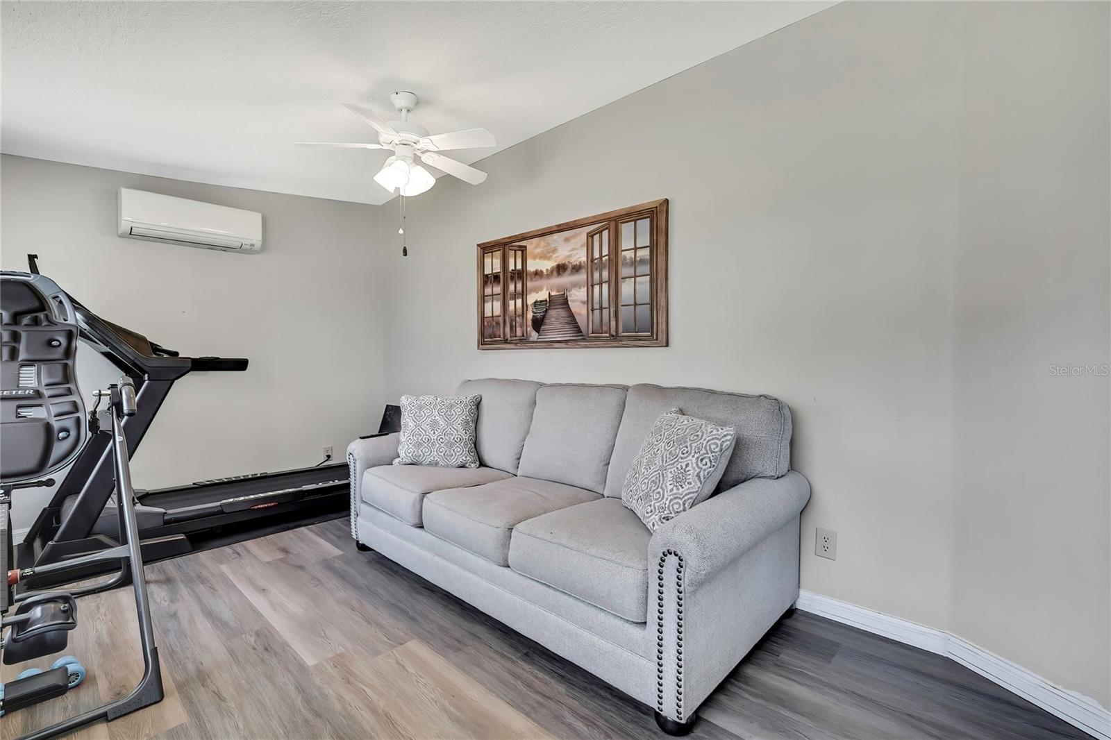 Image 33 of 73 For 6670 Merleing Loop