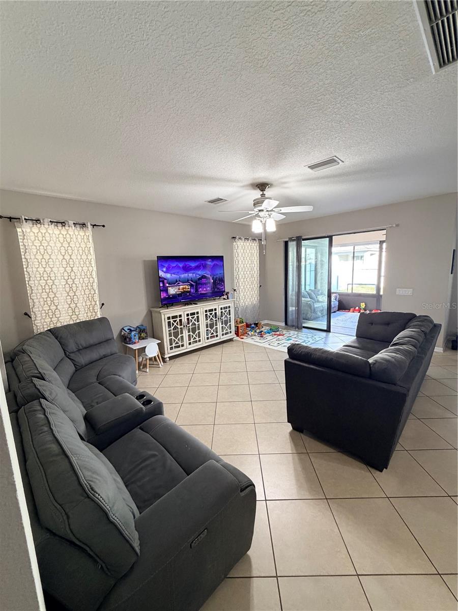 Image 10 of 37 For 2514 Cross More Street