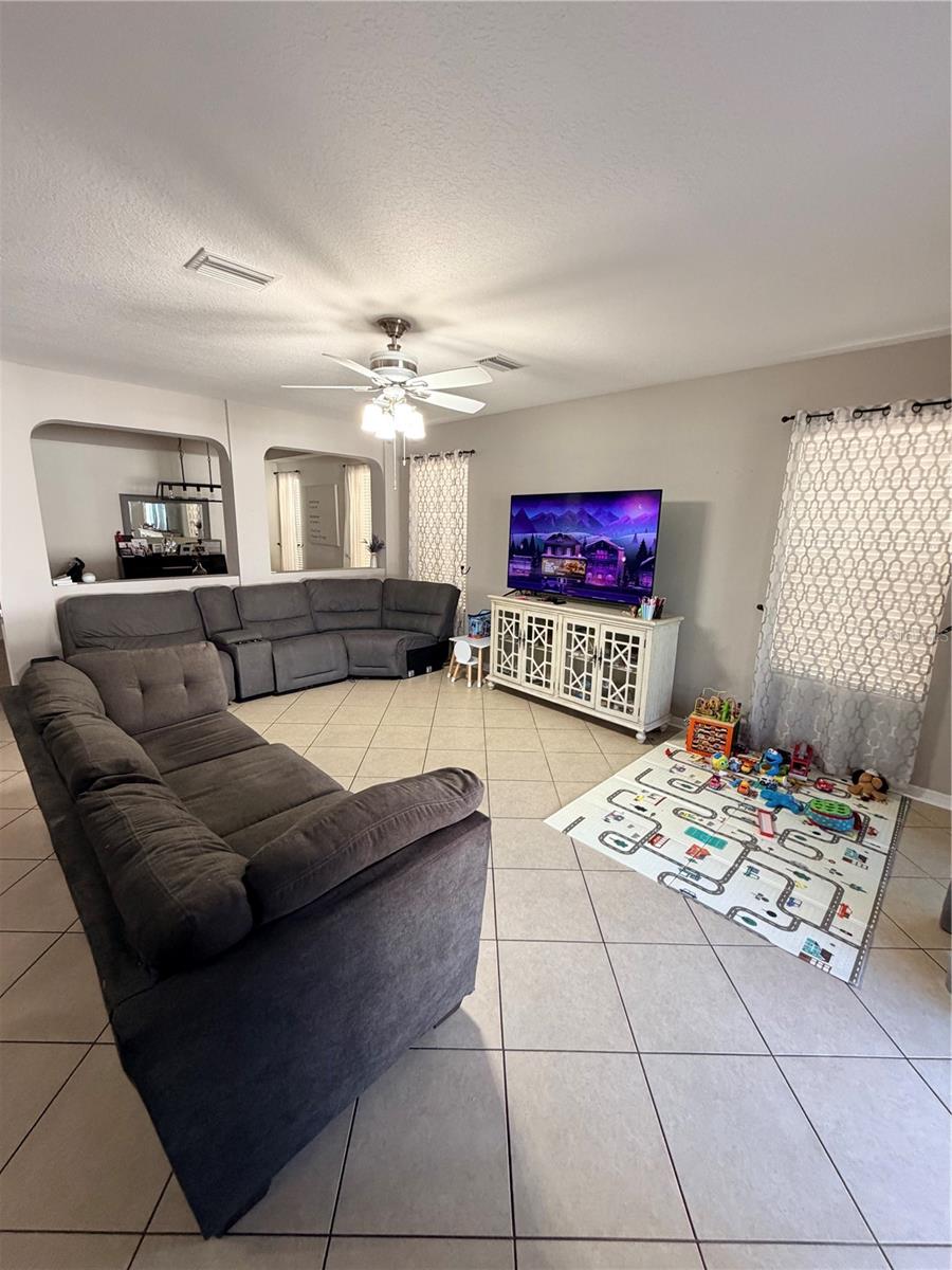 Image 11 of 37 For 2514 Cross More Street