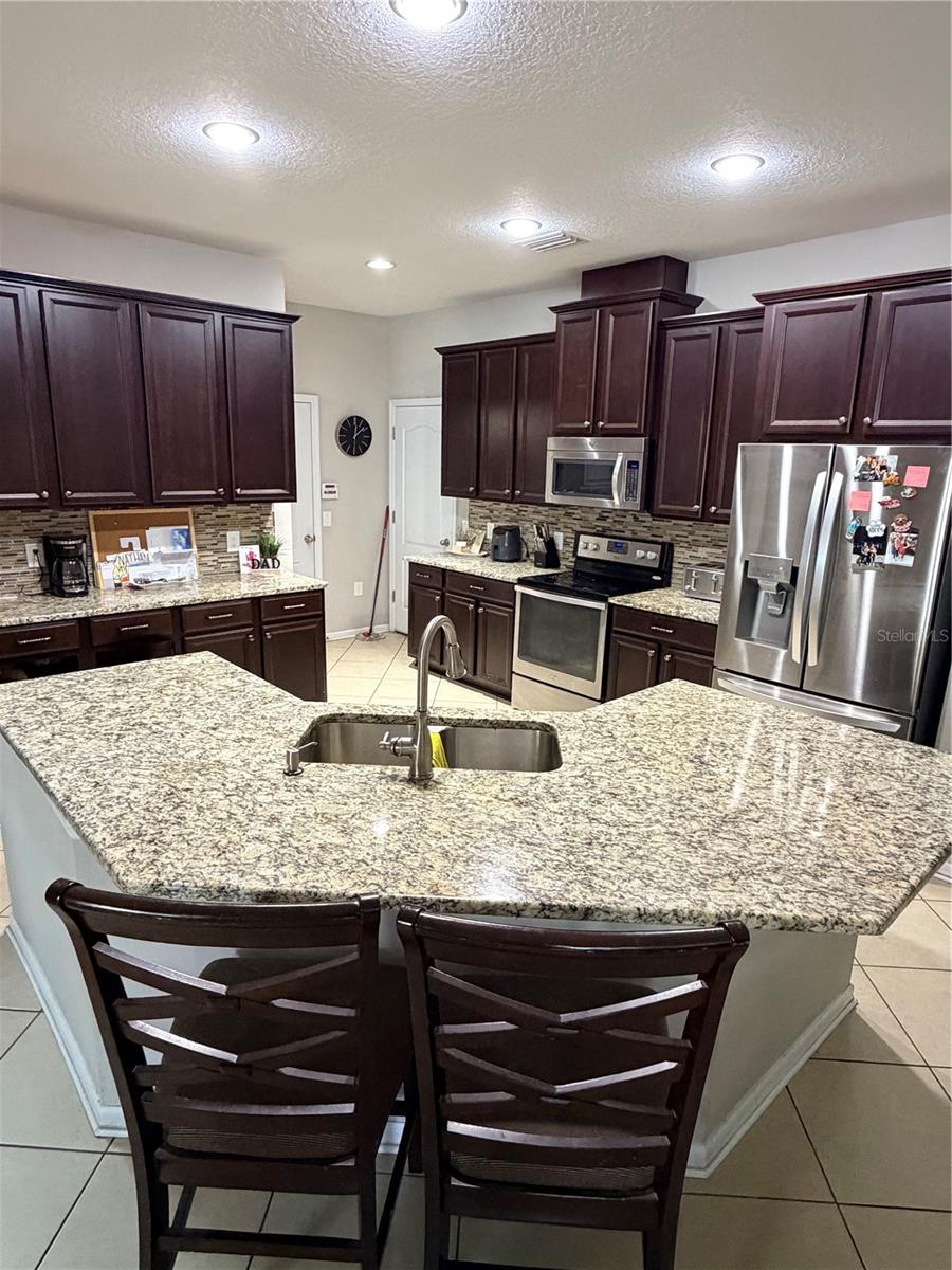 Image 14 of 37 For 2514 Cross More Street