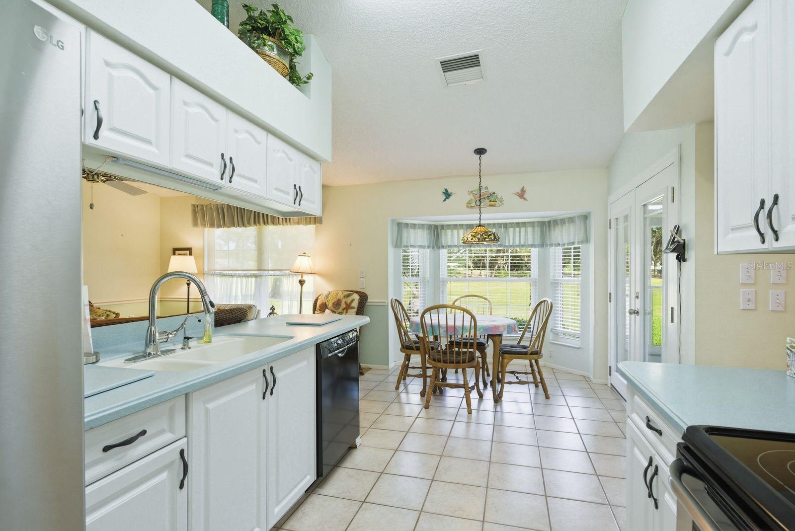 Image 13 of 37 For 6542 Pine Walk Drive