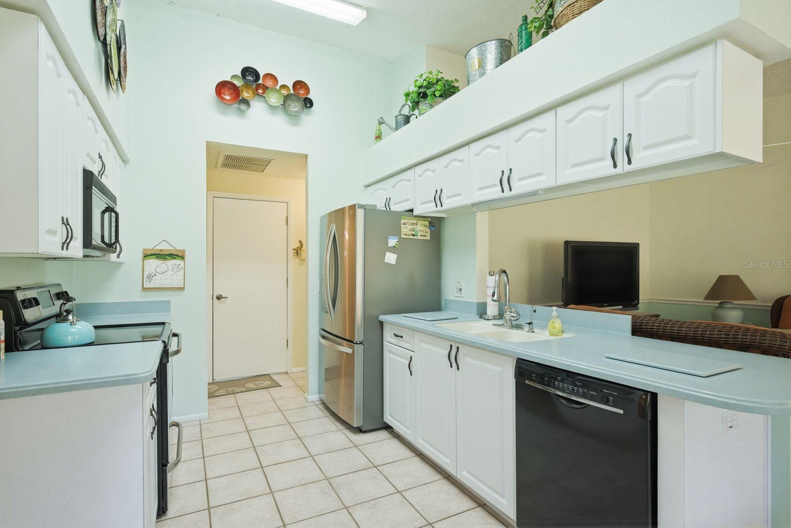 Image 14 of 37 For 6542 Pine Walk Drive