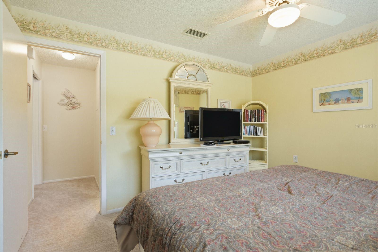 Image 23 of 37 For 6542 Pine Walk Drive