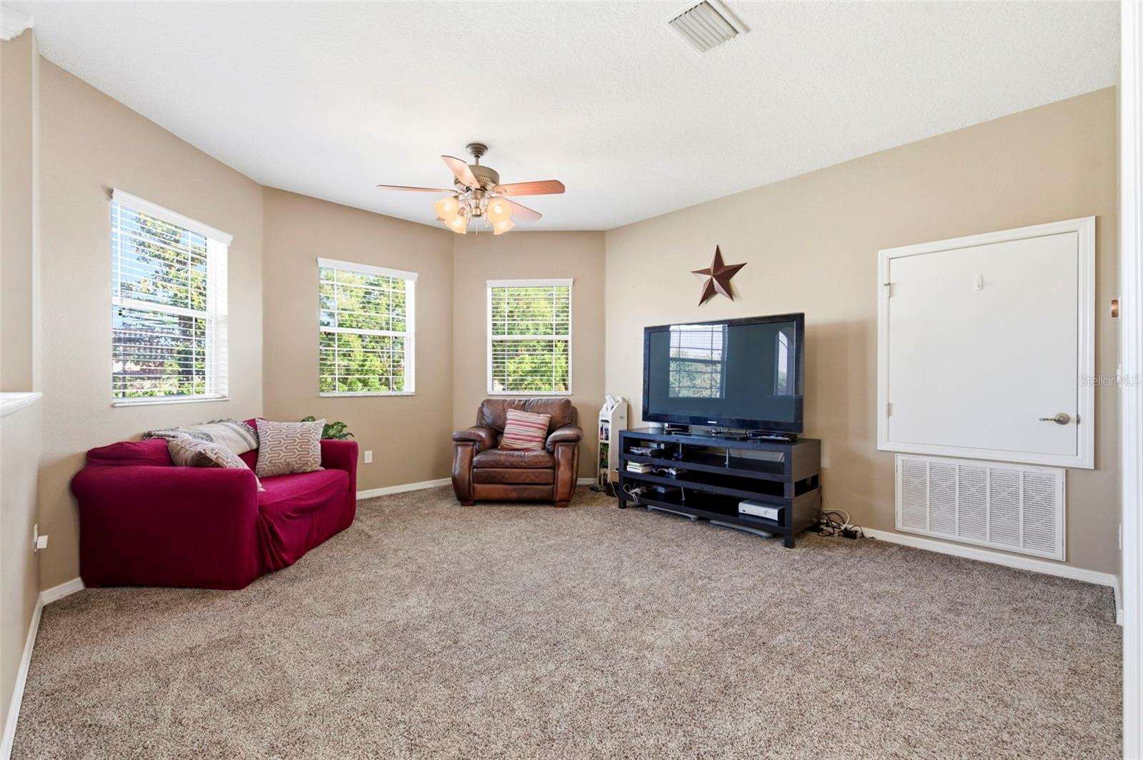 Image 48 of 100 For 8743 New Alexandria Loop