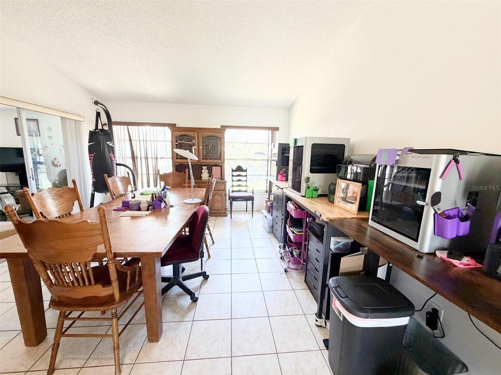 Image 4 of 20 For 10537 Linger Ln