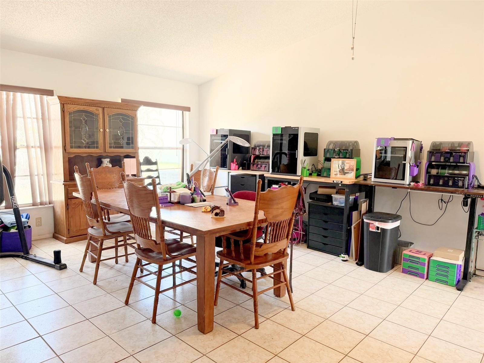 Image 5 of 20 For 10537 Linger Ln