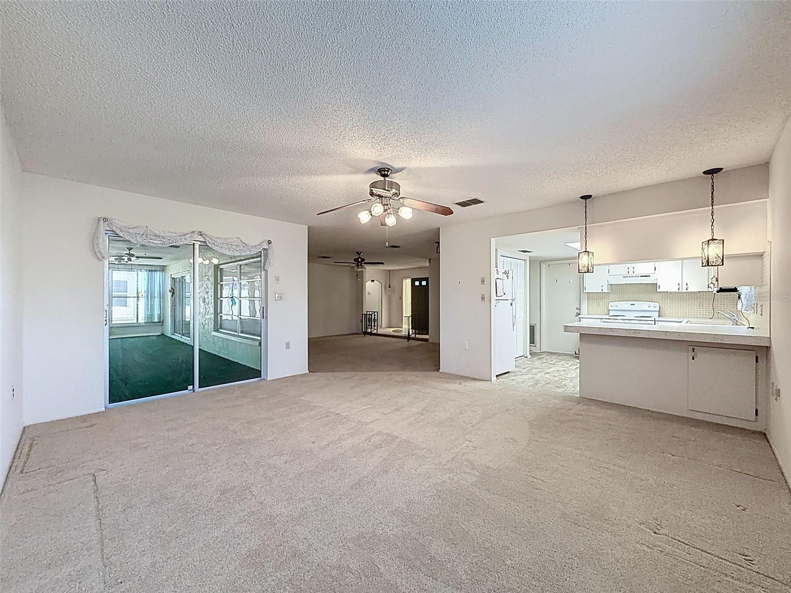 Image 10 of 35 For 9811 Woodstock Lane