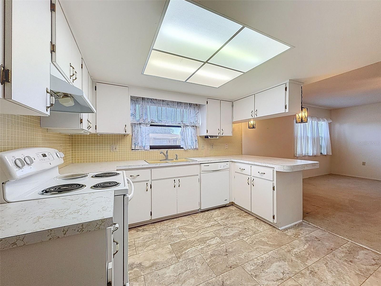 Image 13 of 35 For 9811 Woodstock Lane