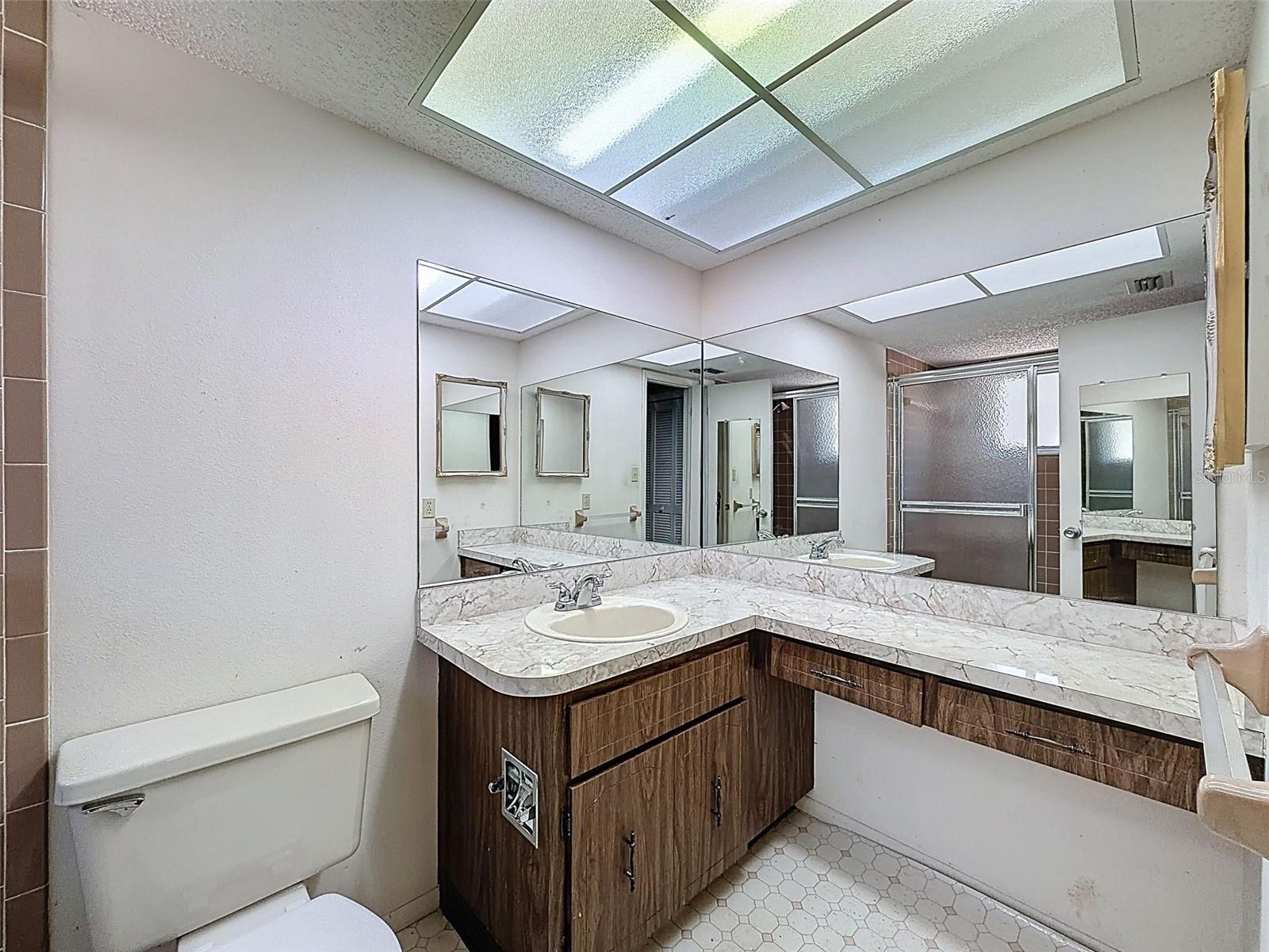 Image 19 of 35 For 9811 Woodstock Lane