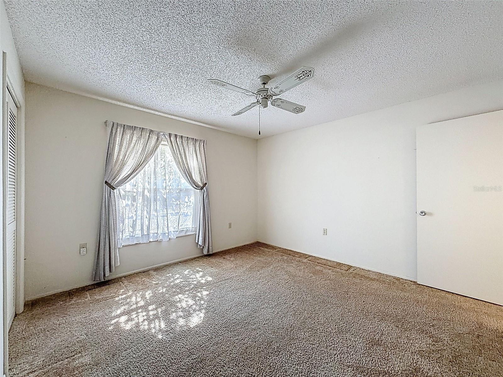 Image 22 of 35 For 9811 Woodstock Lane