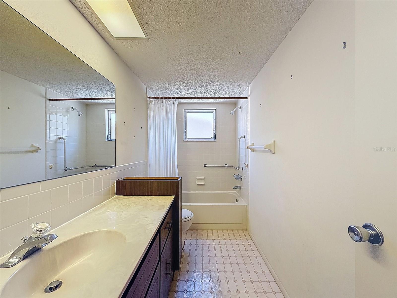 Image 25 of 35 For 9811 Woodstock Lane